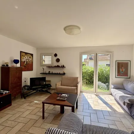 Charming House With Balcony And Garden 度假居 昂蒂布